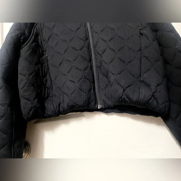 Lululemon Quilted Bomber Cropped Black Jacket Size 10 - Picture 9 of 14